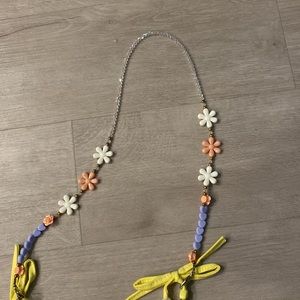 Mask chain - does not come with mask. Just for show. Never worn